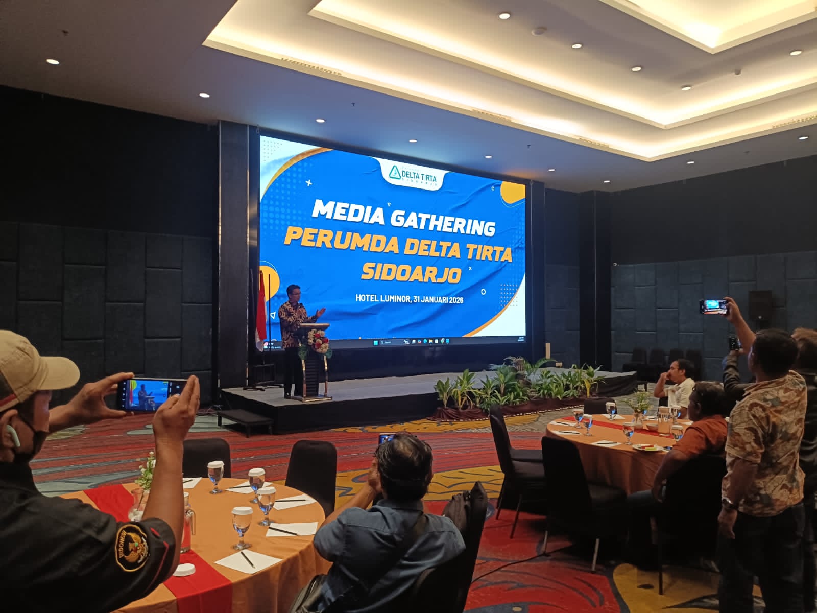 Perumda Delta Tirta Sidoarjo Dalam Rangka Sosialisasi Program Digitalisasi Mengadakan Gathering Bersama Insan Pers di Hotel Luminor