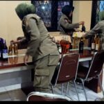 Penggerebekan Diduga Rumah Bandar Minuman Keras Oleh Satpol PP Kobar.