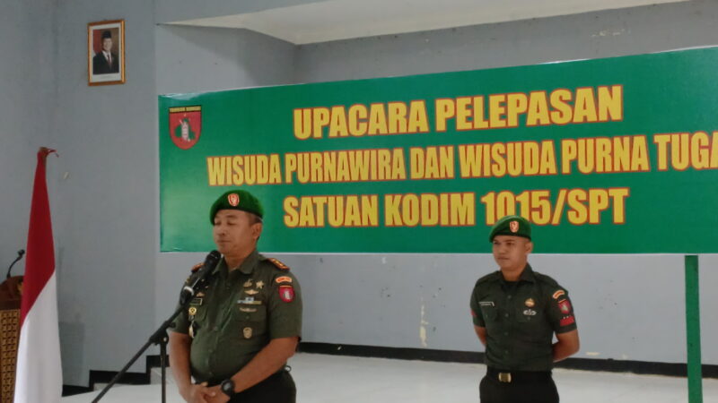 Komandan Kodim 1015/Sampit Pimpin Upacara Pelepasan Wisuda Purnawira dan Wisuda Purna Tugas