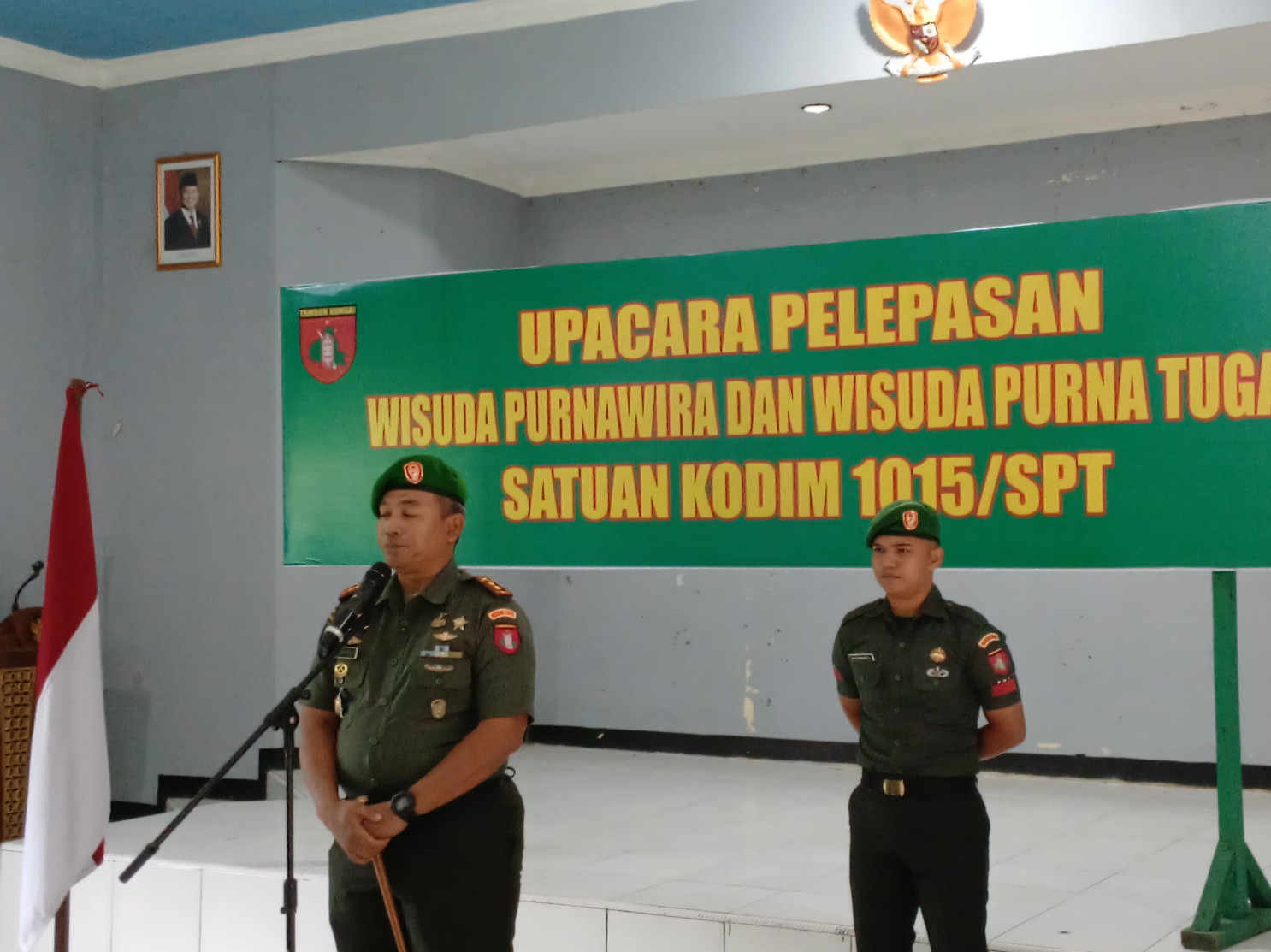 Komandan Kodim 1015/Sampit Pimpin Upacara Pelepasan Wisuda Purnawira dan Wisuda Purna Tugas