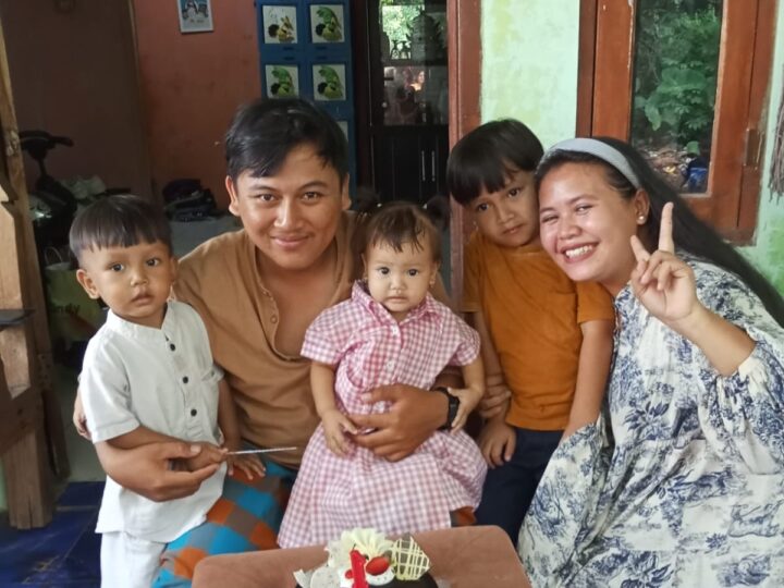 Selamat Ulang Tahun, Buat Cucu ke 3 Yang ke 1 Tahun Putri Dari Rizki Abdillah Dan Ibu Eti Tercinta