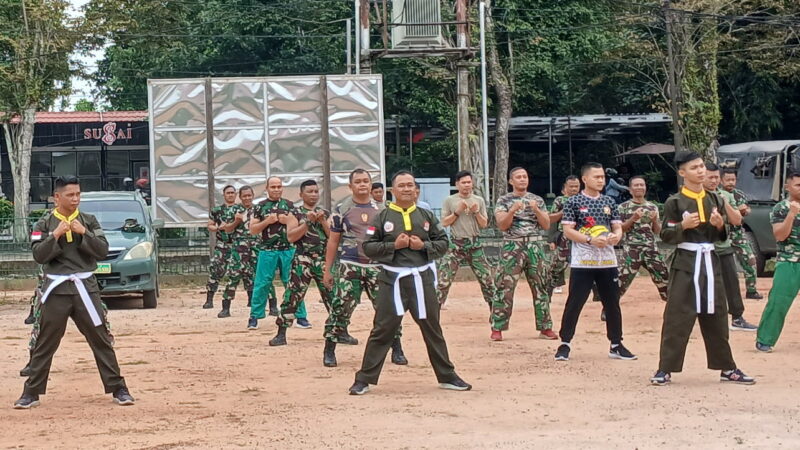 Tingkatkan Kemampuan dan Ketangkasan Prajurit, Kodim 1015/Sampit Gelar Latihan Pencak Silat Militer