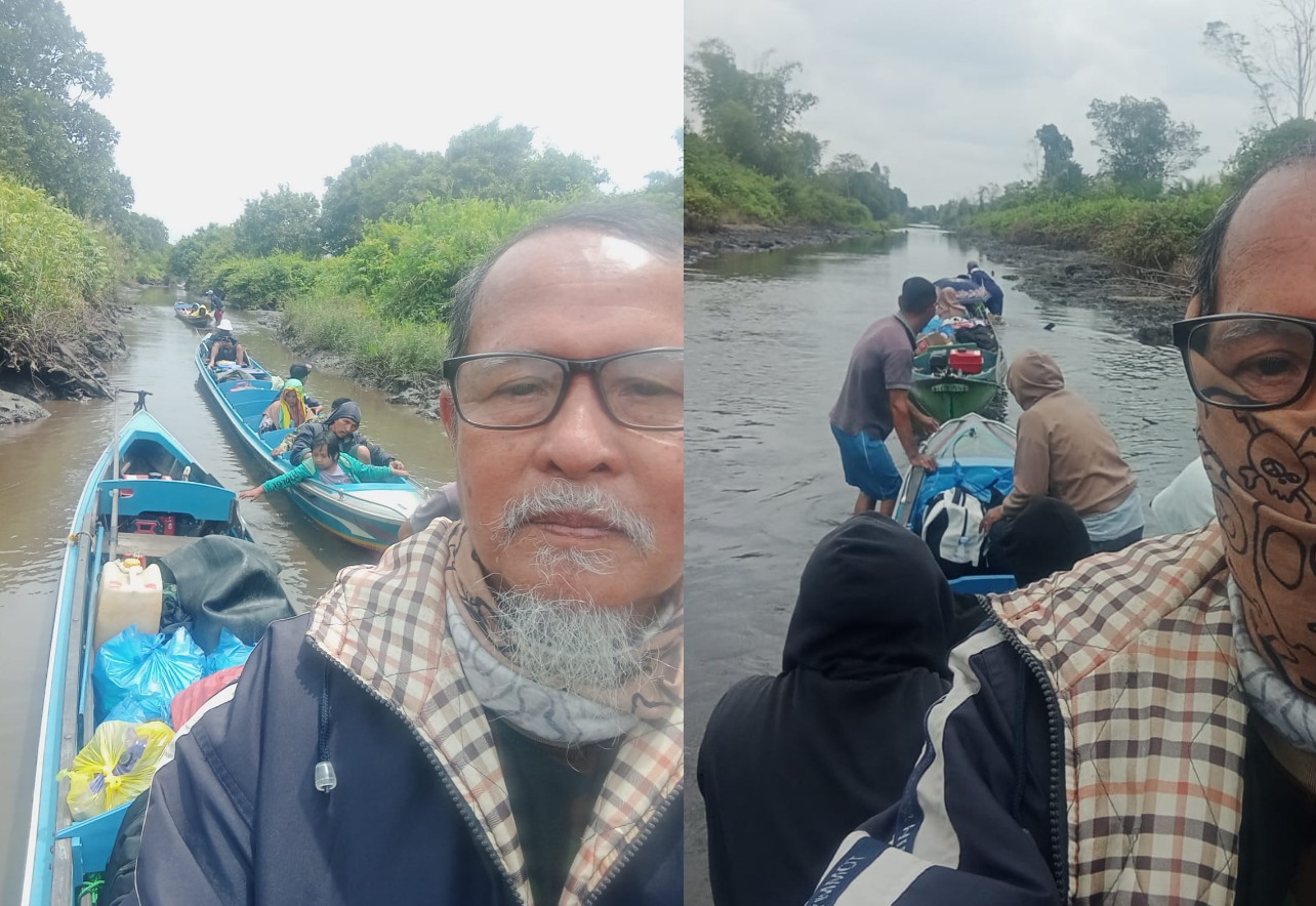 Alur Sungai Kerukan Desa Hantipan Menuju Desa Kampung Melayu Kotawaringin Timur Dangkal, Penumpang Terpaksa Bantu Dorong Perahu
