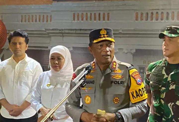 Malam Tahun Baru di Berbagai Daerah Jawa Timur Berjalan Kondusif, Ungkap Kapolda.
