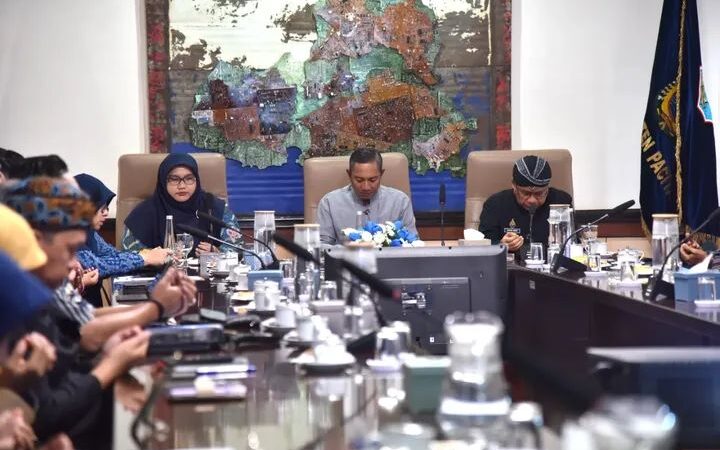 Bupati Pacitan Indrata Nur Bayuaji Terima Tim BPK Perwakilan Jatim Yang Akan Periksa LKPD Tahun 2025