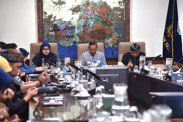 Bupati Pacitan Indrata Nur Bayuaji Terima Tim BPK Perwakilan Jatim Yang Akan Periksa LKPD Tahun 2025
