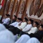 Wakil Bupati Pacitan Gagarin Sumrambah Serahkan Santunan Kepada 1000 Anak Yatim