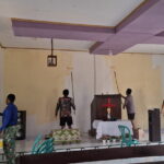 Cekatan, Satgas TMMD Ke-127 Kodim 1015/Sampit Cat Gereja Pelita Kasih Tri Buana