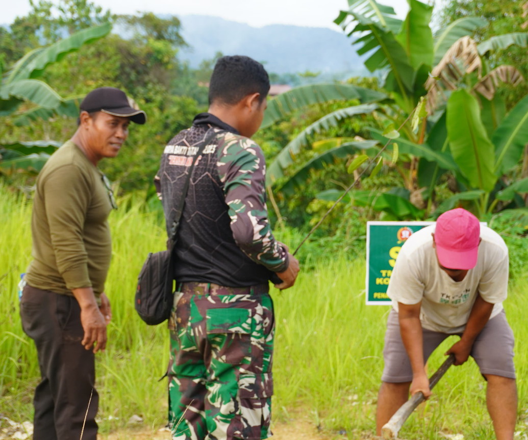Satgas TMMD 127 Kodim 1015/Sampit Gelar Penanaman Pohon Bersama Masyarakat