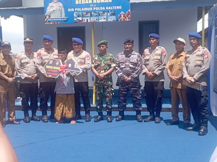 Peresmian Bedah Rumah di Pegatan Hilir Kecamatan Katingan Oleh Dir Polairud Mako Polda Kalimantan Tengah.