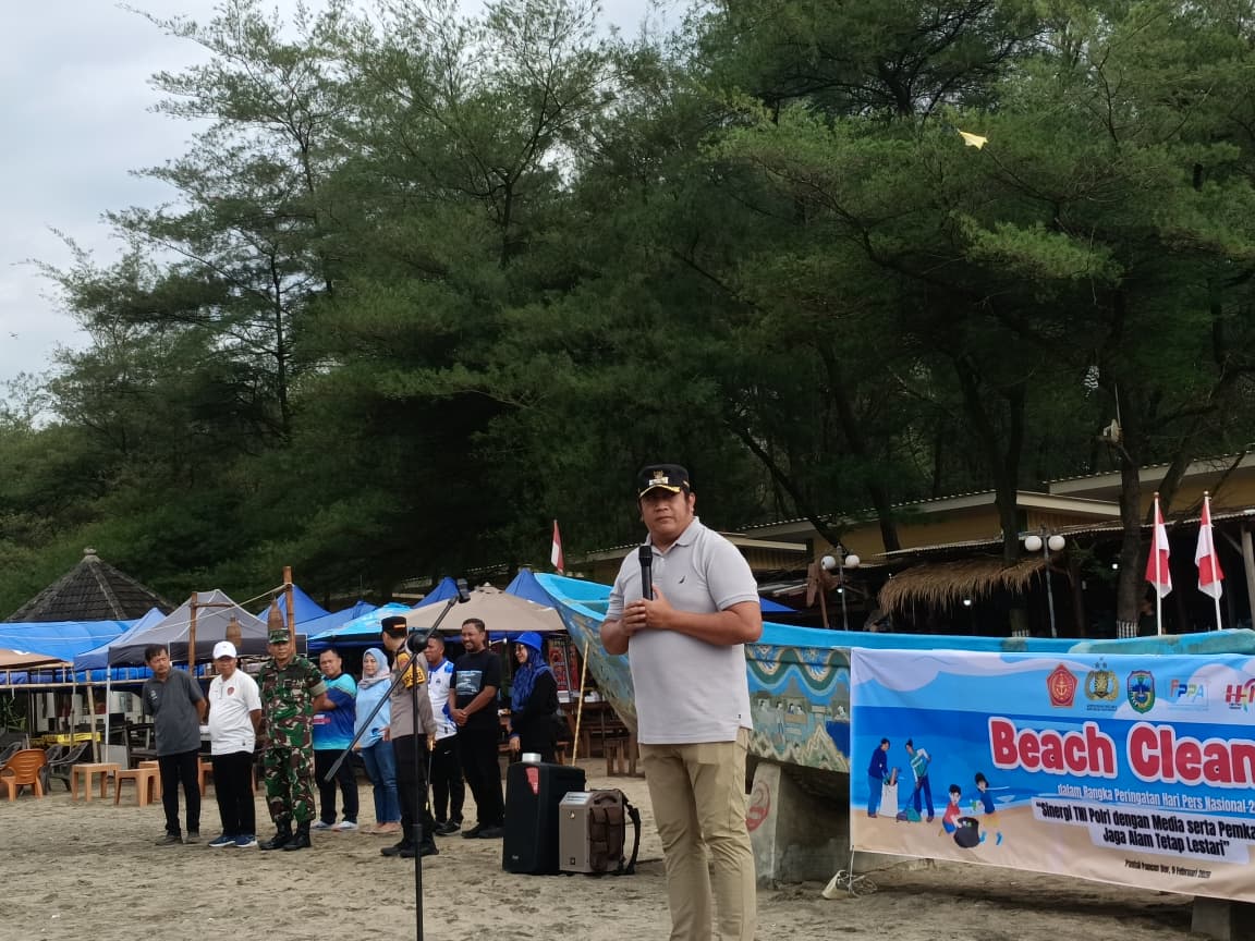 FPPA Bersama Pemkab Pacitan Gelar Aksi Bersih Pantai Peringati Hari Pers Nasional 2026