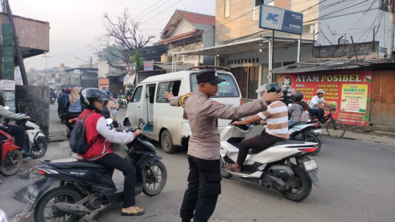 Polsek Pasar Kemis Gelar PECAK Pagi, Arus Lalu Lintas di Pertigaan VTE Lancar Terkendali