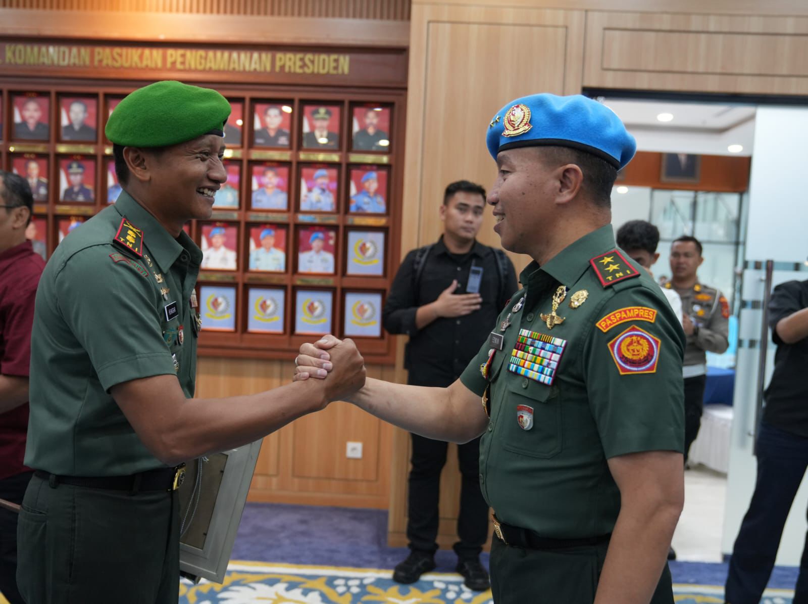 Dandim 0621/Kab. Bogor Terima Brevet Kehormatan Paspampres “Setia Waspada”