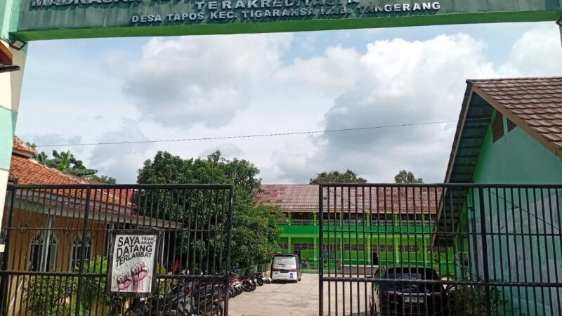 Guru Madrasah Ibtidaiyah Negeri 2 Tangerang Pungut Biaya Siswa Baru Sebesar Rp 1,5 Juta