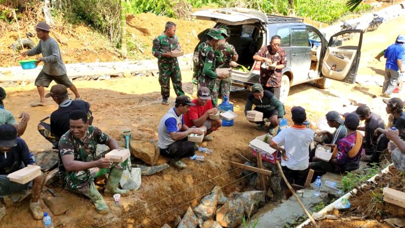 Nikmati Makan Siang Ala Satgas TMMD Reguler ke-127 Kodim 1015/Sampit