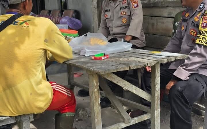 POLSEK KUMAI MENGADAKAN PROGRAM JUMAT CURHAT BERSAMA WARGA BATU BELAMAN