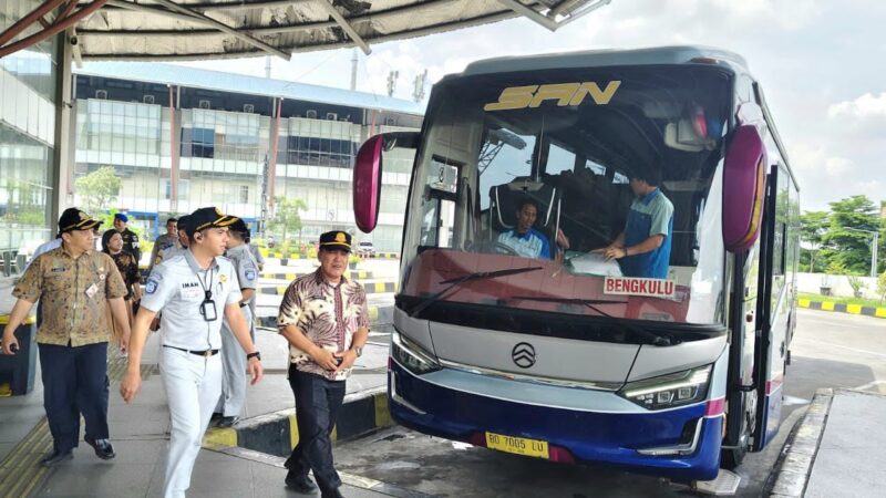Rampcheck di Terminal Pulo Gebang, Jasa Raharja Jaktim Cek Kelayakan Bus