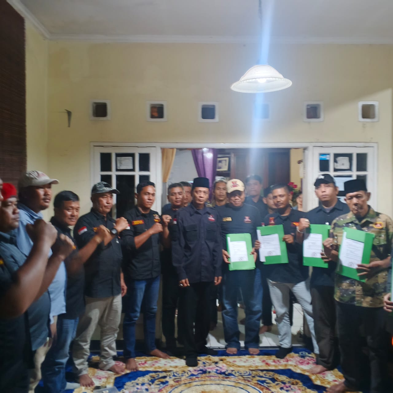 Pengurus DPC Penyerahan SK/Mandat PAC Kembangan dan Ranting Grib Jaya Kelurahan se-kecamatan Kembangan Jakarta Barat Berlangsung Lancar