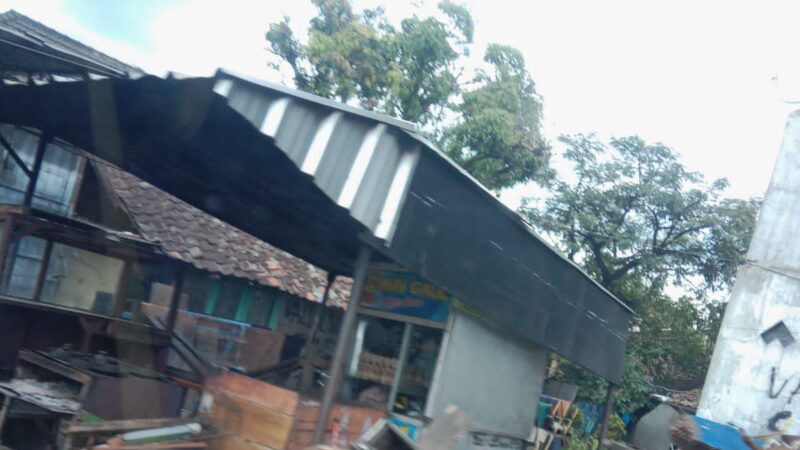 Diduga Peredaran Tramadol Ilegal Menggurita di Cisaranten Wetan, Warga Tantang APH Bertindak Tegas