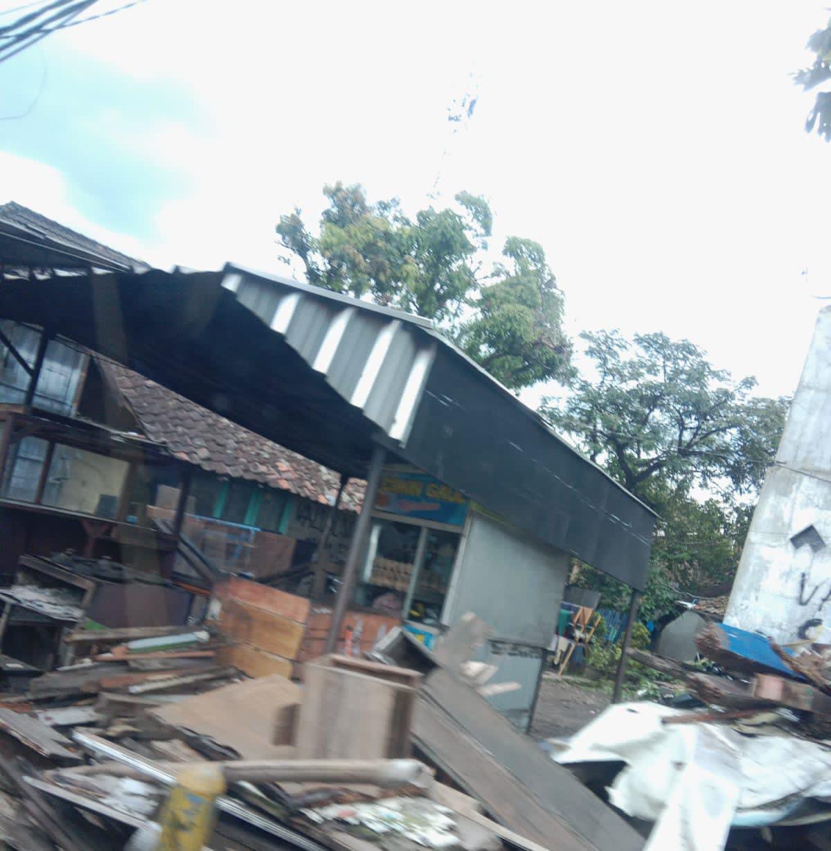 Diduga Peredaran Tramadol Ilegal Menggurita di Cisaranten Wetan, Warga Tantang APH Bertindak Tegas