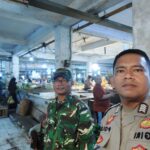 Bhabinkamtibmas Polsek Tigaraksa Monitoring Harga Sembako di Pasar Gudang Tigaraksa