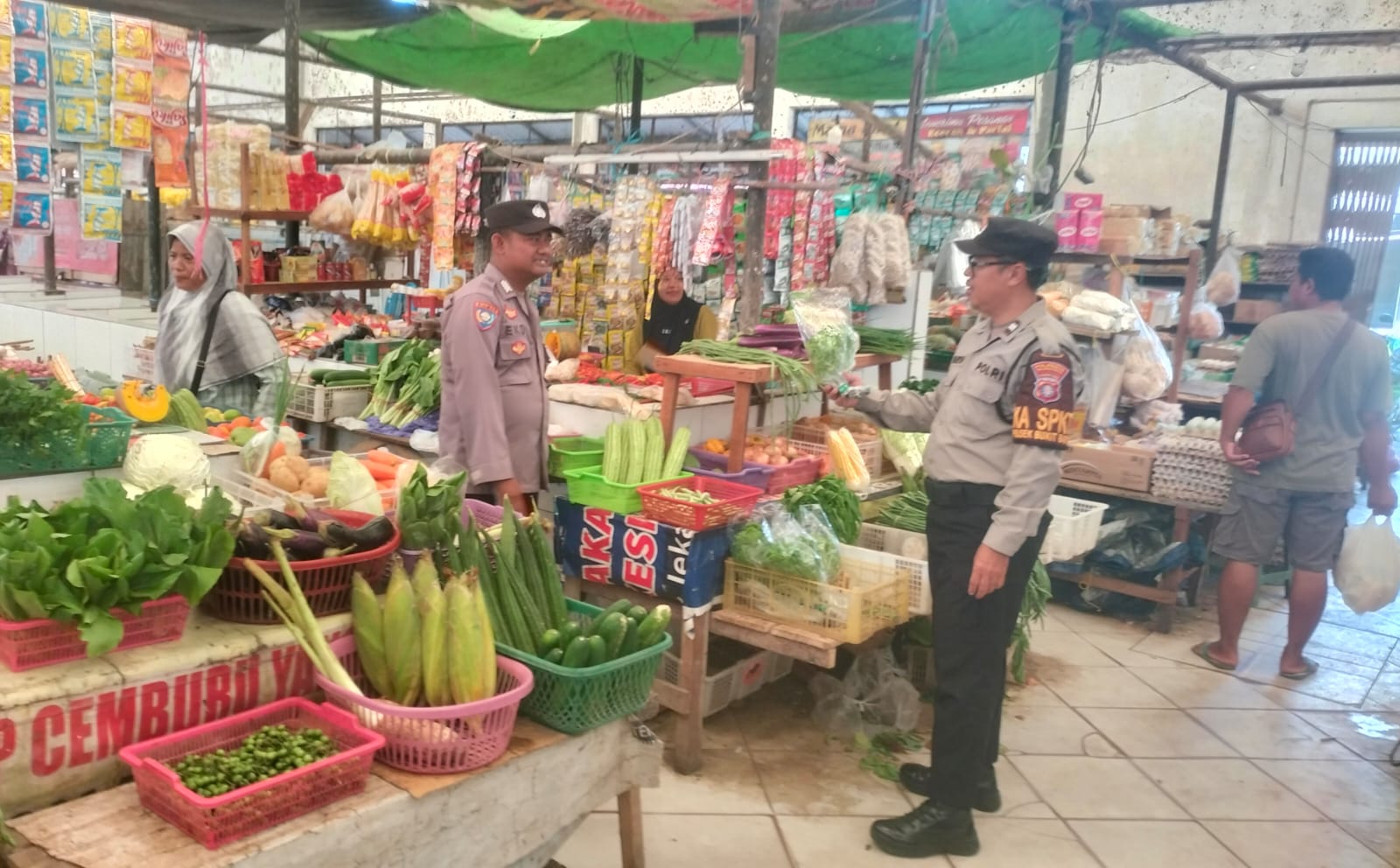 Jelang Ramadhan, Patroli Polsek Bukit Batu Kunjungi Pasar Rakyat Tangkiling