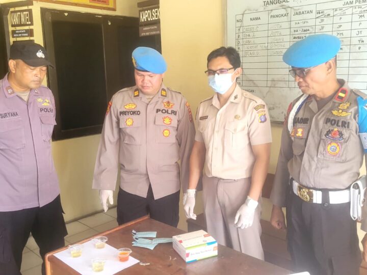 Deteksi Dini Penyalahgunaan Narkoba, Sidokkes Polresta Palangka Raya Periksa Urine Personel di Dua Polsek