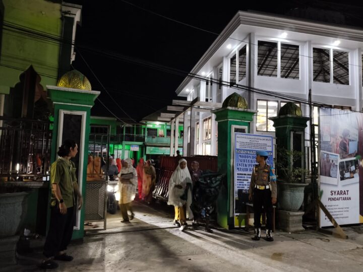 Polres Kotim Lakukan Pengamanan Sholat Tarawih di Masjid Baiturrahim