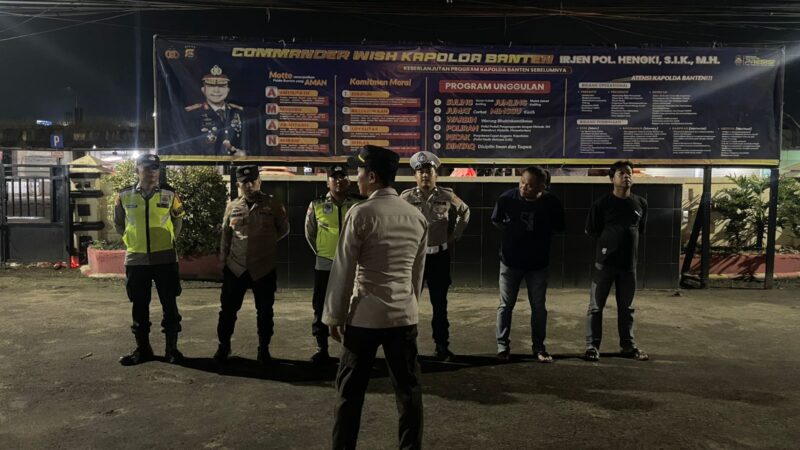 Personil Polsek Balaraja Polresta Tangerang Laksanakan Rutinitas Apel Malam dan Sispam Mako di Mapolsek Balaraja