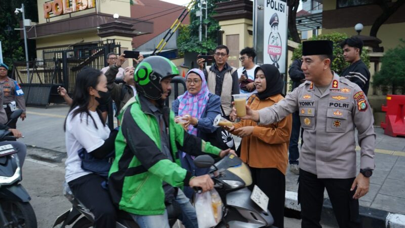 Polres Metro Jakarta Utara dan Insan Pers Berbagi Takjil, Perkuat Sinergi di Bulan Ramadhan
