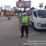 IPTU Rusandi Pimpin Pecak Sore di Perempatan Cikupa Mas