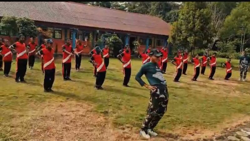 Satgas Pamtas RI–PNG Yonif 763/SBA Pos Suswa Gelar Kegiatan Olahraga Bersama Murid SMP di Kampung Suswa