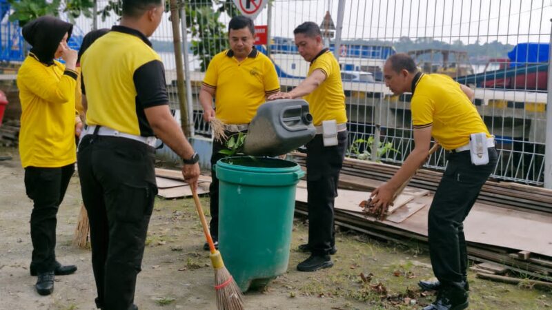 Polres Kotim Gelar Korve di Pelabuhan Kapal Penumpang, Wujudkan Indonesia Asri