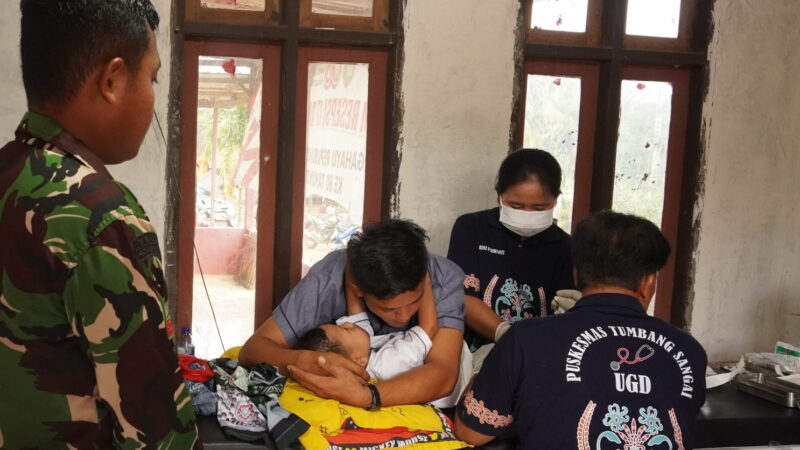 Satgas TMMD Reguler ke-127 Gelar Sunat Masal Di Kantor Kelurahan Tri Buana