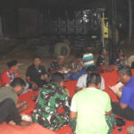 Terjalin Keakraban Dengan Warga, Satgas TMMD Reguler ke-127 Saat Makan Malam Bersama
