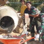 Antusias Warga Dalam Membantu Pengerjaan Sasaran Fisik Satgas TMMD ke 127 Kodim 1015/Sampit