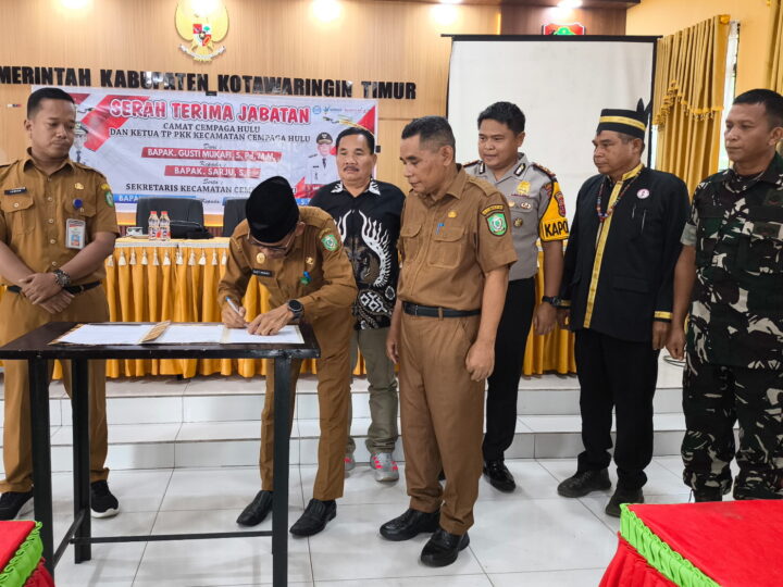 Babinsa Koramil 1015-06/Cempaga Menghadiri Acara Sartijab Camat Cempaka Hulu