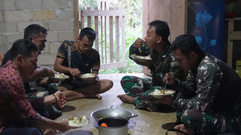 Satgas TMMD Reguler ke-127 Kodim 1015/Sampit Buka Bersama Orang Tua Asuhnya