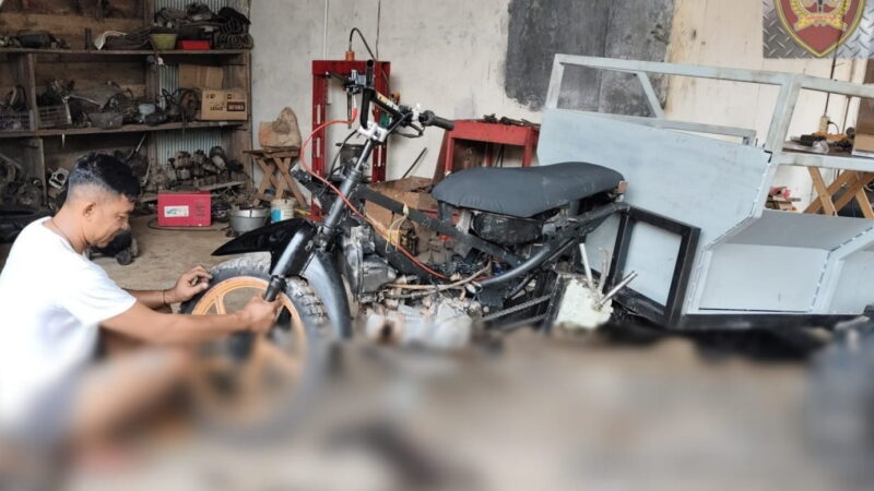 Supriyanto Kades Beringin Tunggal Jaya Kecamatan Parenggean Kabupaten Kotawaringin Timur   Sekaligus Pengusaha Bengkel Yang Kreatif