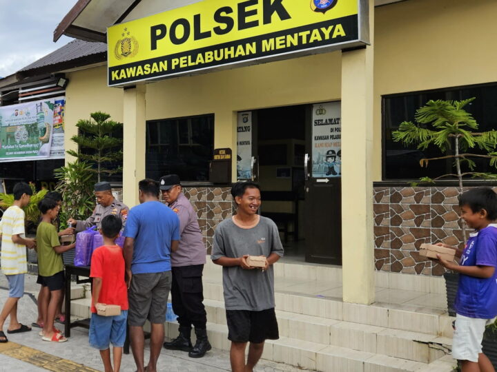 Menyemarakkan Bulan Suci Ramadhan 1447H/ 2026M Polsek KPM Polres Kotim Berbagi Takzil