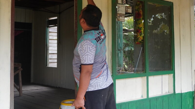 Satgas TMMD Ke 127, Memasukinya Tahap Pengecatan RTLH Milik Bapak Safari