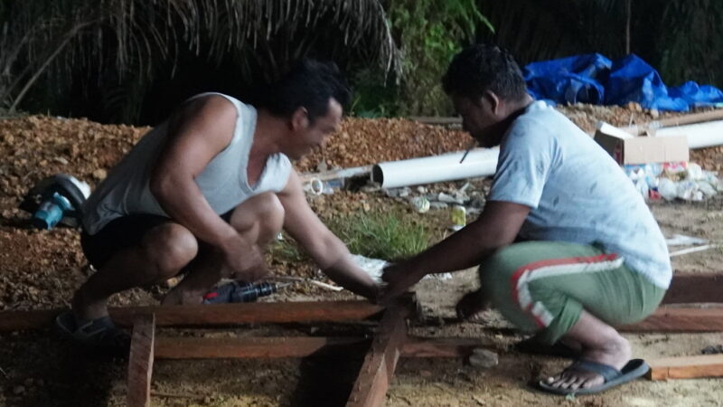 Satgas TMMD Reguler ke-127 Kodim 1015/Sampit Lembur kerjakan Tandon Air