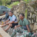 Tak Hanya Bekerja, Satgas TMMD Reguler ke-127 Perkuat Kebersamaan Dengan Warga Saat Puasa