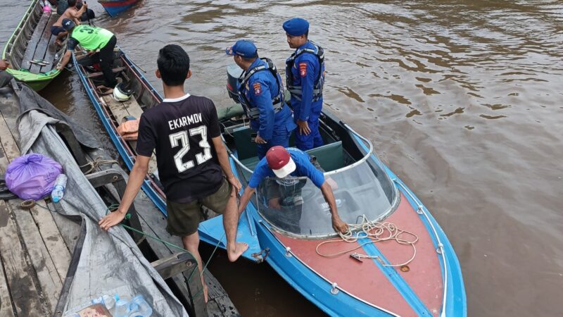 Perahu Taksi Sayur Tenggelam Disungai Seberang Desa Kampung Tengah Kecamatan Katingan Kuala