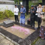 Bupati Indrata Nur Bayuaji Pimpin Ziarah ke Makam Tokoh Pendiri Kabupaten Pacitan Dihari Jadi ke-281.
