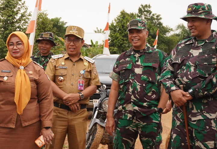 Dansatgas TMMD Reg Ke-127 Beserta Forkopimda Cek Lokasi Sasaran.