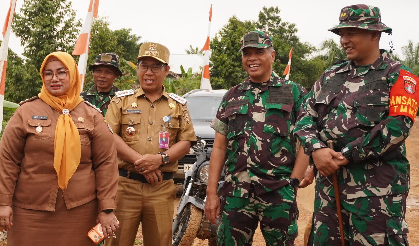 Dansatgas TMMD Reg Ke-127 Beserta Forkopimda Cek Lokasi Sasaran.