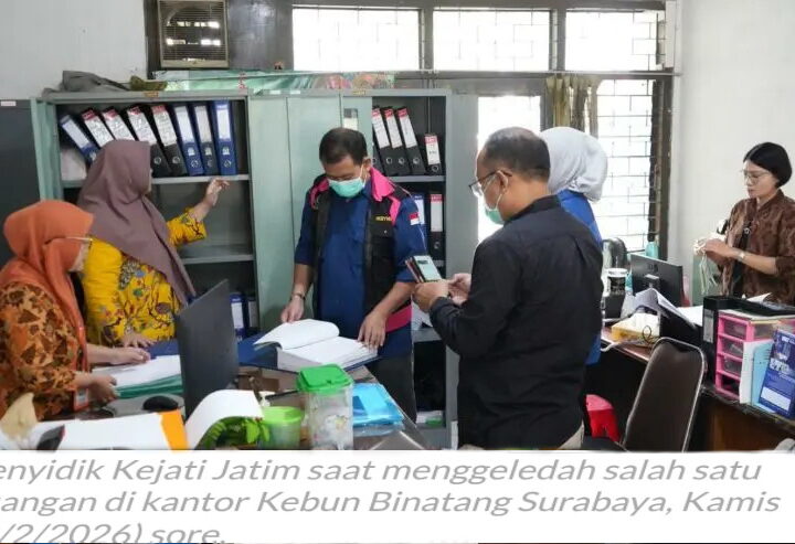 Dugaan Korupsi Pengelolaan Keuangan di Kebun Binatang Surabaya, Kejati Jatim Lakukan Penggeledahan.