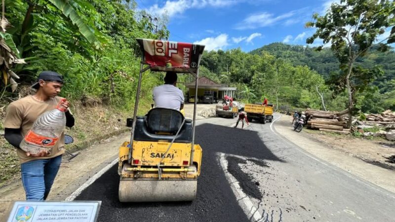 UPT PJJ Dinas PU Bina Marga Jatim Wilayah Pacitan Bergerak Cepat Perbaiki Infrastruktur Jalan Yang Rusak, Demi Keamanan dan Keselamatan Pemudik Lebaran 2026