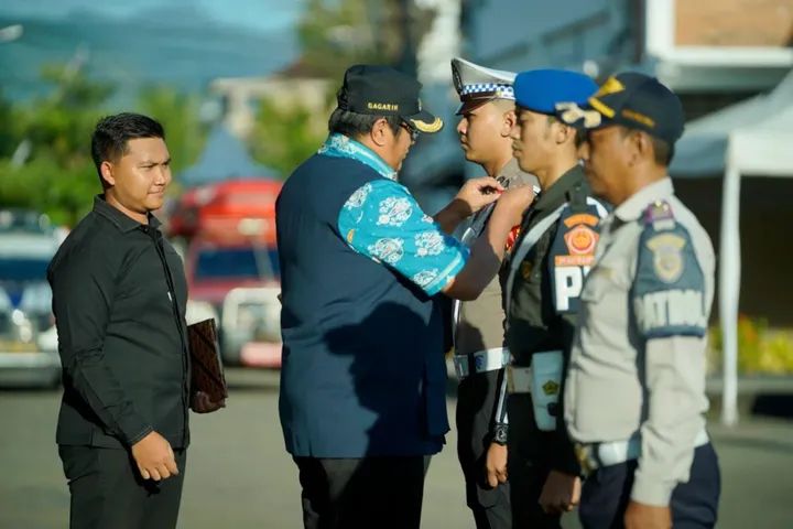 Wakil Bupati Pacitan Gagarin Sumrambah Pimpin Apel Gelar Pasukan Operasi “Ketupat” 2026